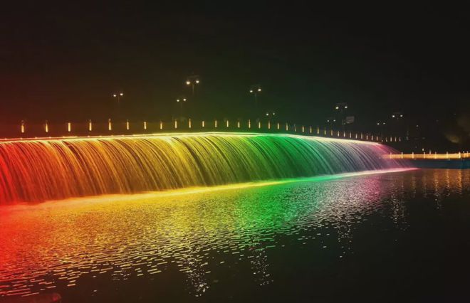 疯狂的夜都市歌词_疯狂城市2021_城市疯狂夜