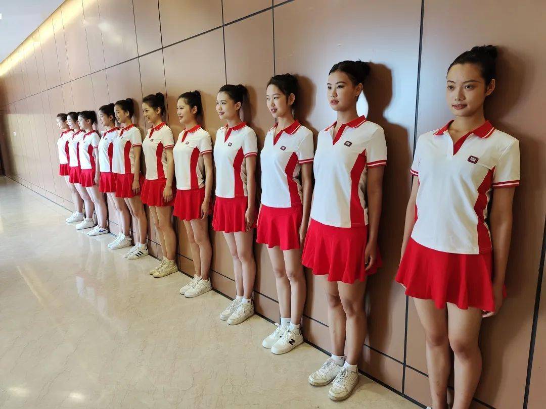 背靠背夹球游戏规则-背靠背夹球:挑战你的平衡与团队默契