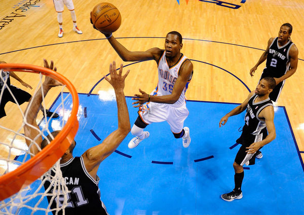 nba 四步上篮规则_上篮走几步定为犯规_上篮步法