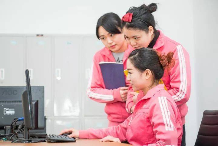 公司年会游戏节目_游戏公司年会方案_游戏公司年会设计方案