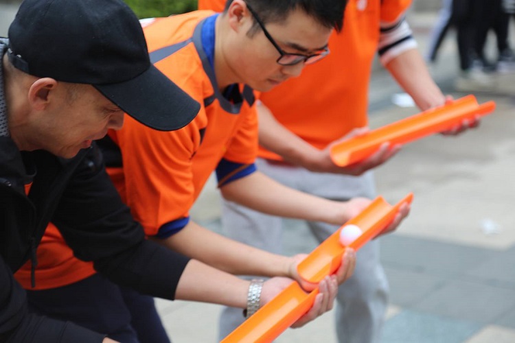 德国小强游戏规则_德国小强初始每人多少张牌_德国小强桌游好玩吗