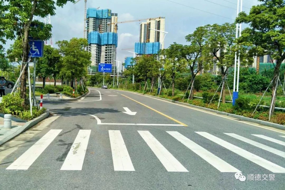 开车压线了多久收到通知_开车压线怎么处罚_怎么开车不压线